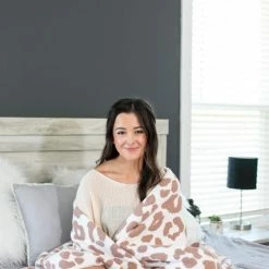 BABE WHOLESALE LUXE BLANKET HOME + GIFTS