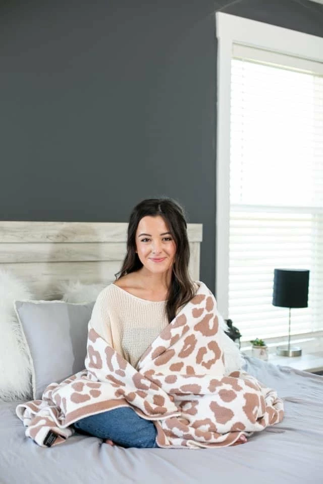 BABE WHOLESALE LUXE BLANKET HOME + GIFTS 1 BABE WHOLESALE LUXE BLANKET HOME + GIFTS