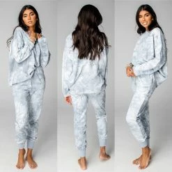 BUDDY LOVE BROOKE GREY CLOUDS TOP