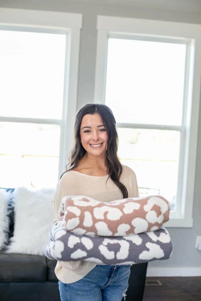 BABE WHOLESALE LUXE BLANKET HOME + GIFTS 4 BABE WHOLESALE LUXE BLANKET HOME + GIFTS