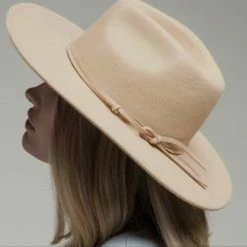 Urbanista ALL YOU NEED HAT HOME + GIFTS